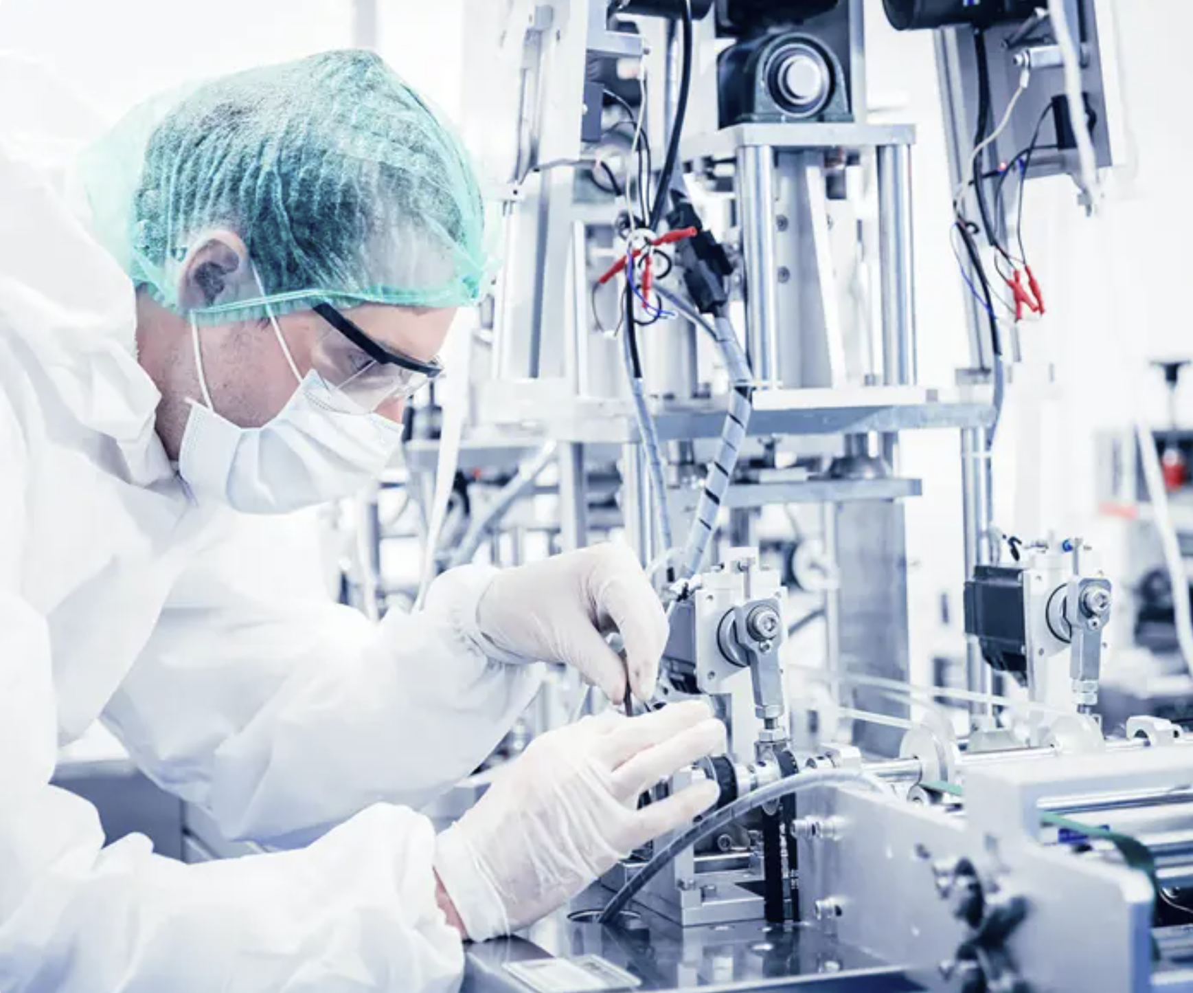 Equipos médicos, ingeniería clínica y soporte técnico especializado para clínicas, hospitales y centros médicos.